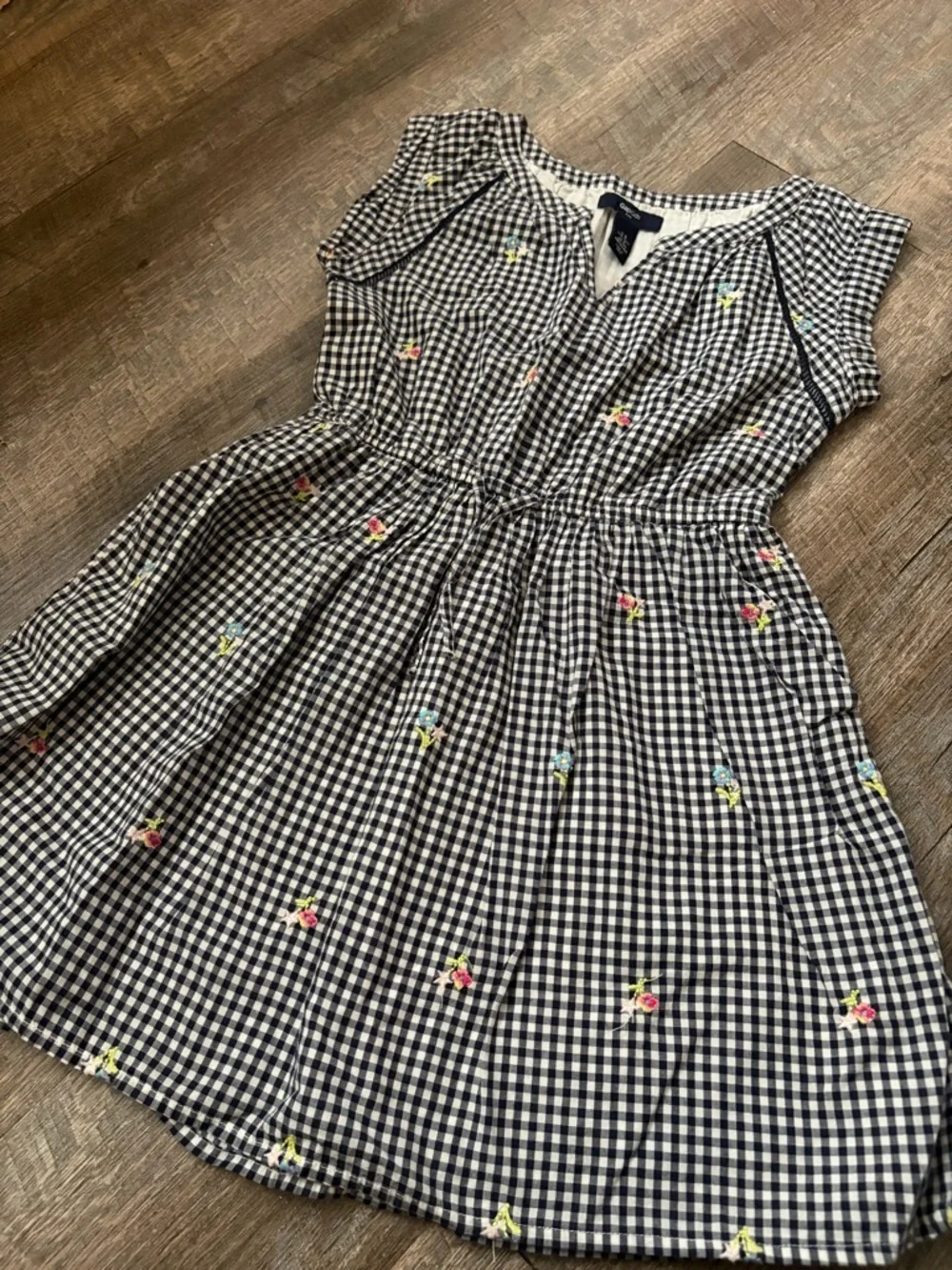 🌸 $10 SALE 🌸 GAP Black & White Gingham Dress with Tiny Floral Embroidery